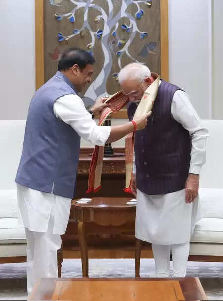 असम के मुख्यमंत्री ने पीएम मोदी से की मुलाकात, दो परियोजनाओं के उद्घाटन के लिए किया आमंत्रित