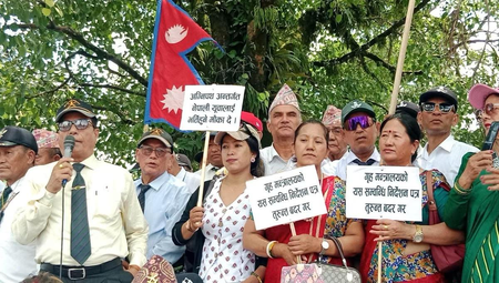 अग्निवीर योजना के तहत भारतीय सेना में भर्ती की मांग को लेकर नेपाली युवाओं की रैली