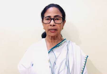 एग्जिट पोल 'पैसे देकर और दबाव डालकर' करवाए गए: ममता बनर्जी