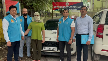 नई दिल्ली : मायापुरी में पुलिस की बड़ी कार्रवाई, कोकीन और अवैध पिस्टल के साथ ड्रग सप्लायर गिरफ्तार
