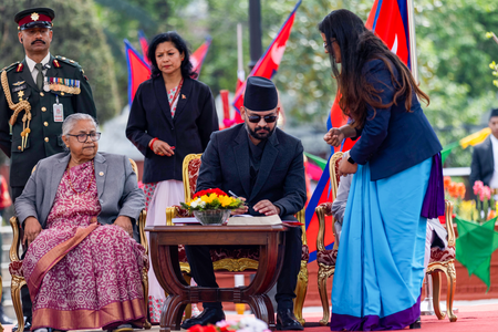 नई सरकार बनते ही फिर से सुलगने लगा नेपाल, छात्र राजनीति पर रोक और आम जनता पर आर्थिक बोझ से बढ़ा आक्रोश