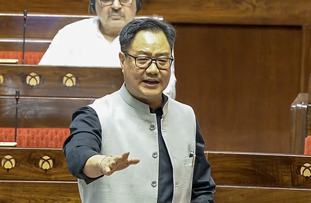 सदन में लगातार हंगामे के लिए माफी मांगे विपक्ष, सदन में नहीं हो पा रही चर्चा : किरेन रिजिजू