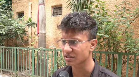 'सड़क का घोटाला दिखाया तो मंत्री ने मारा थप्पड़,' युवक ने की प्रवेश वर्मा के इस्तीफे की मांग