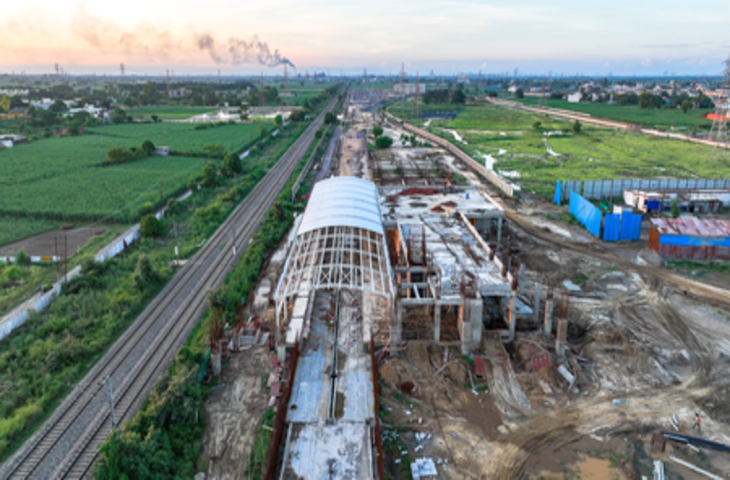 मोदीपुरम में नमो भारत के डिपो पर तीव्र गति से कार्य जारी, मेट्रो स्टेशन भी हो रहा तैयार