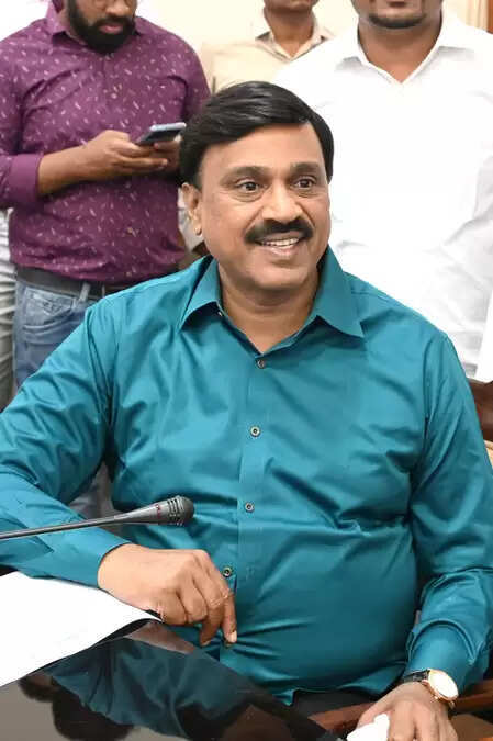 बेल्लारी हिंसा: भाजपा विधायक जनार्दन रेड्डी ने अमित शाह को लिखा पत्र, सुरक्षा मुहैया कराने की मांग