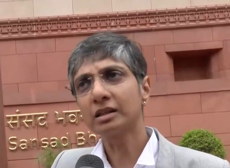 विपक्ष ने सरकार पर छात्रों के साथ गलत व्यवहार और भविष्य खराब करने का लगाया आरोप