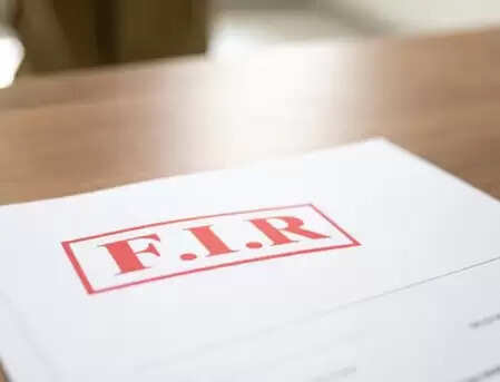 बेलगावी: कांग्रेस विधायक और उनके बेटे पर डीसीसी बैंक कर्मचारी संघ अध्यक्ष से मारपीट का आरोप, एफआईआर दर्ज