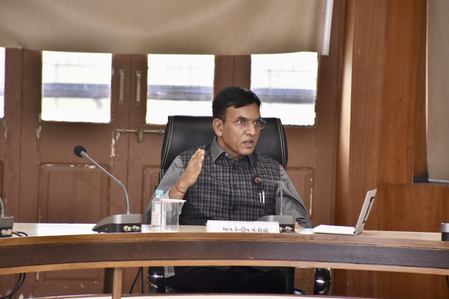 2027 तक केशोद एयरपोर्ट से शुरू होंगी एयरबस और कार्गो उड़ानें, मनसुख मांडविया ने दिए पुनर्विकास कार्य में तेजी लाने के निर्देश