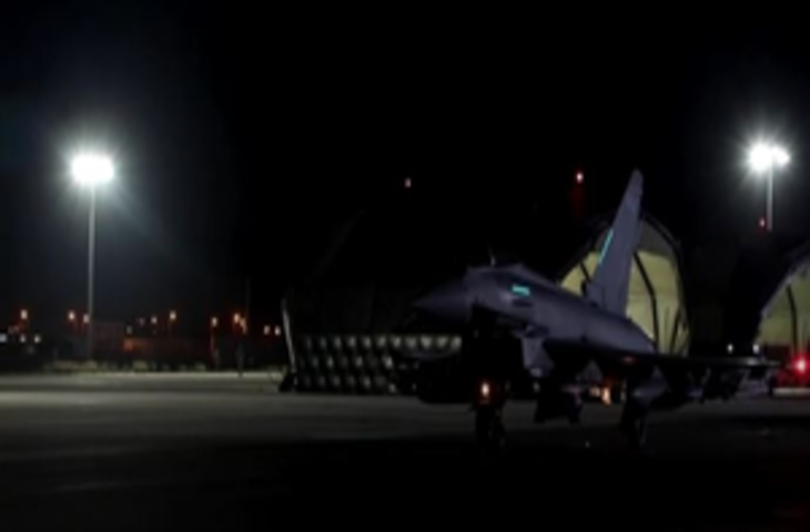 अमेरिका व ब्रिटेन के लड़ाकू व‍िमानों ने यमन के होदेइदाह में हौथी ठिकानों पर किए हमले