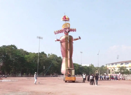 रांची के मोरहाबादी में इस बार 70 फीट ऊंचे रावण के साथ  दोमंजिला ‘सोने की लंका’ का होगा दहन
