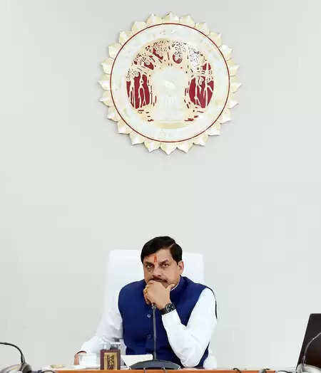 सीएम मोहन यादव ने गेहूं खरीदी का किया औचक निरीक्षण