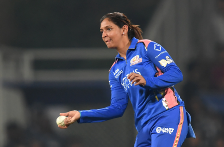 डब्ल्यूपीएल: मुंबई इंडियंस ने टॉस जीतकर चुनी गेंदबाजी, दोनों टीमों में बदलाव