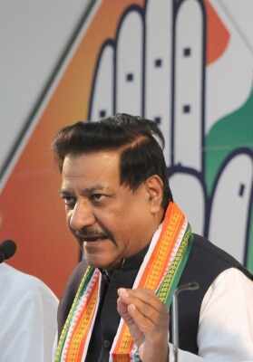 'महिलाओं के खिलाफ असंसदीय भाषा से बचना चाहिए' कांग्रेस की 'गूंगी गुड़िया' पोस्ट पर पृथ्वीराज चव्हाण का ऐतराज