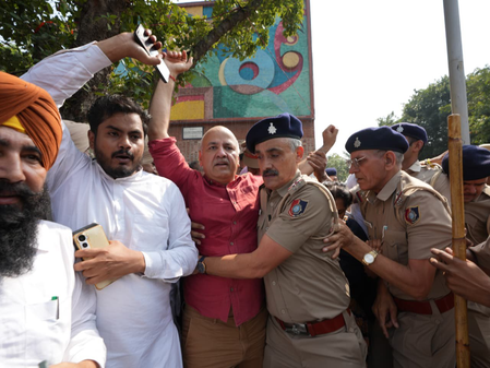 ज्ञानेश कुमार के इस्तीफे की मांग को लेकर चंडीगढ़ में आप का प्रदर्शन, मनीष सिसोदिया समेत कई नेता हिरासत में