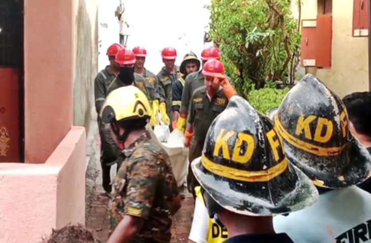 महाराष्ट्र : कल्याण में चार मंजिला इमारत का स्लैब ढहा, 6 की मौत