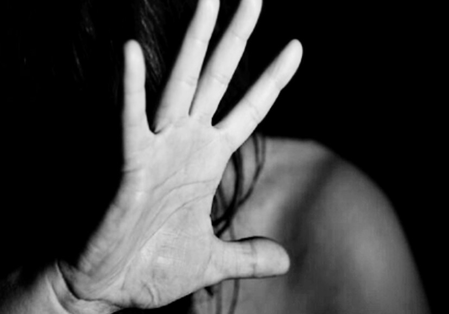 मध्य प्रदेश: मां के साथ यौन उत्पीड़न के बाद किशोर ने आत्महत्या की