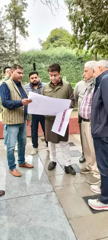 एनडीएमसी उपाध्यक्ष कुलजीत चहल ने खान मार्केट का किया निरीक्षण, स्वच्छता और सुरक्षा को लेकर दिए निर्देश
