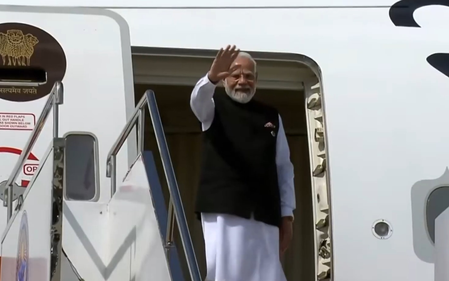 बिश्केक से द‍िल्‍ली के लिए रवाना हुए पीएम मोदी, शिखर सम्मेलन में आतंकवाद और कनेक्टिविटी पर रखा भारत का पक्ष