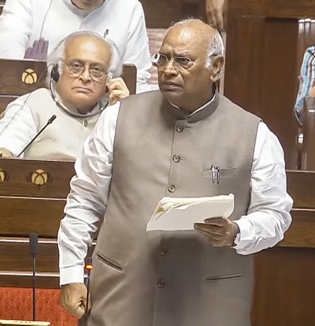 राज्यसभा में खड़गे का पलटवार, बोले-मुझे नियम मत सिखाइए, सरकार जवाब दे