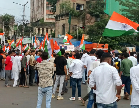 बंगाल: 24 जुलाई की घटनाओं के विरोध में भाजपा ने निकाली तिरंगा रैलियां