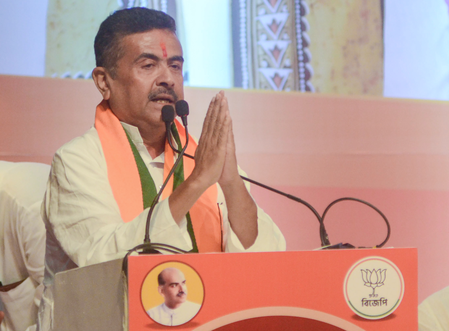 सुवेंदु अधिकारी ने बंगाल के मुख्यमंत्री पद के लिए भाजपा के 'लोकतंत्र' को श्रेय दिया