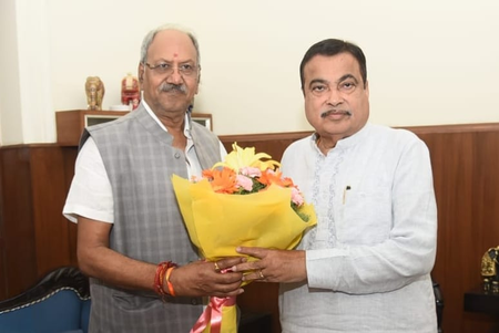 सांसद बृजमोहन अग्रवाल ने केंद्रीय मंत्री नितिन गडकरी से की मुलाकात, संवरेगी राजधानी समेत छत्तीसगढ़ की यातायात व्यवस्था