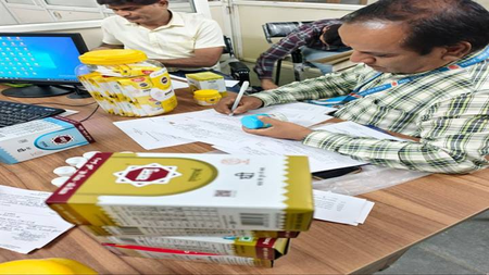 मध्य प्रदेश: इंदौर में खाद्य सुरक्षा अभियान के दौरान 640 लीटर संदिग्ध घी जब्त
