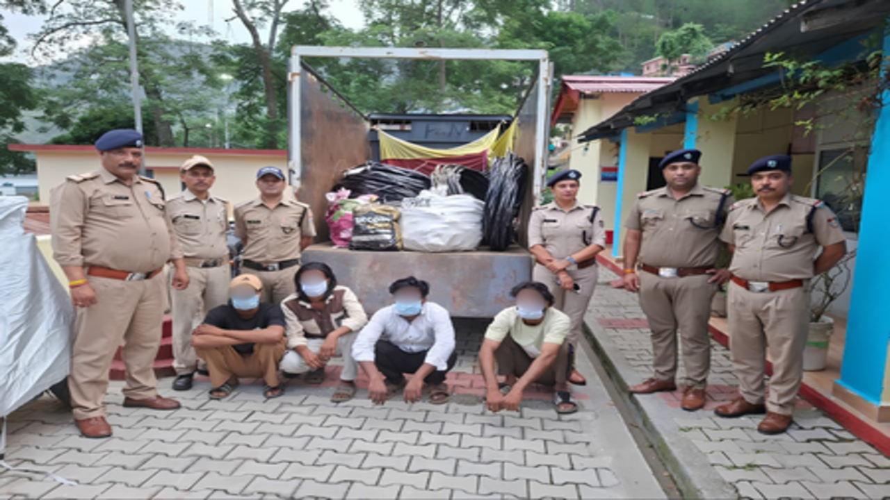 उत्तराखंड: कर्णप्रयाग से बिजली लाइन का सामान चुराने के आरोप में चार लोग गिरफ्तार