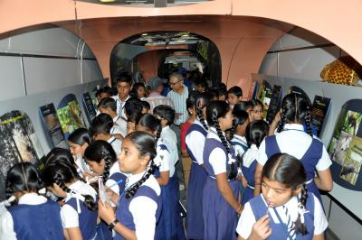 गुजरात बोर्ड की परीक्षाएं कल से शुरू: 16.63 लाख छात्र देंगे पेपर, मंत्री वघानी ने दी शुभकामनाएं