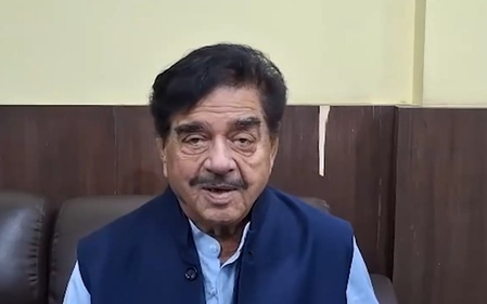 जेन-जी के सड़कों पर आने से सरकार खामोश; पहले सांसदों के खरीद-बिक्री की दुकान खोल रखी थी : शत्रुघ्न सिन्हा