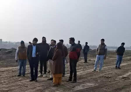 गौतमबुद्धनगर में अवैध खनन पर प्रशासन की सख्त कार्रवाई, 33 वाहन सीज, लाखों का जुर्माना और एफआईआर दर्ज