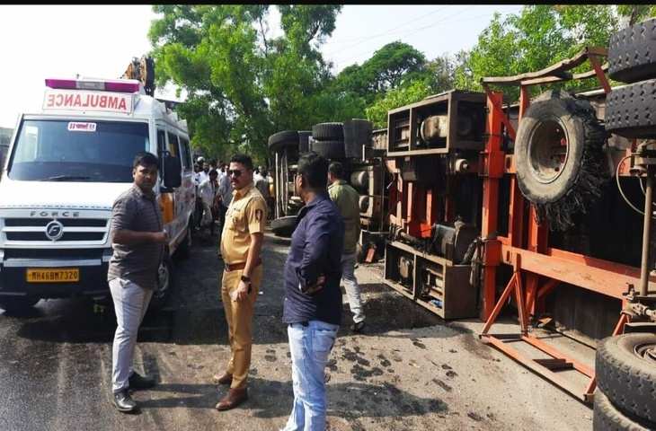 मुंबई-पुणे हाईवे पर ट्रक ने दो बाइकों को टक्कर मारी, 3 लोगों की मौत