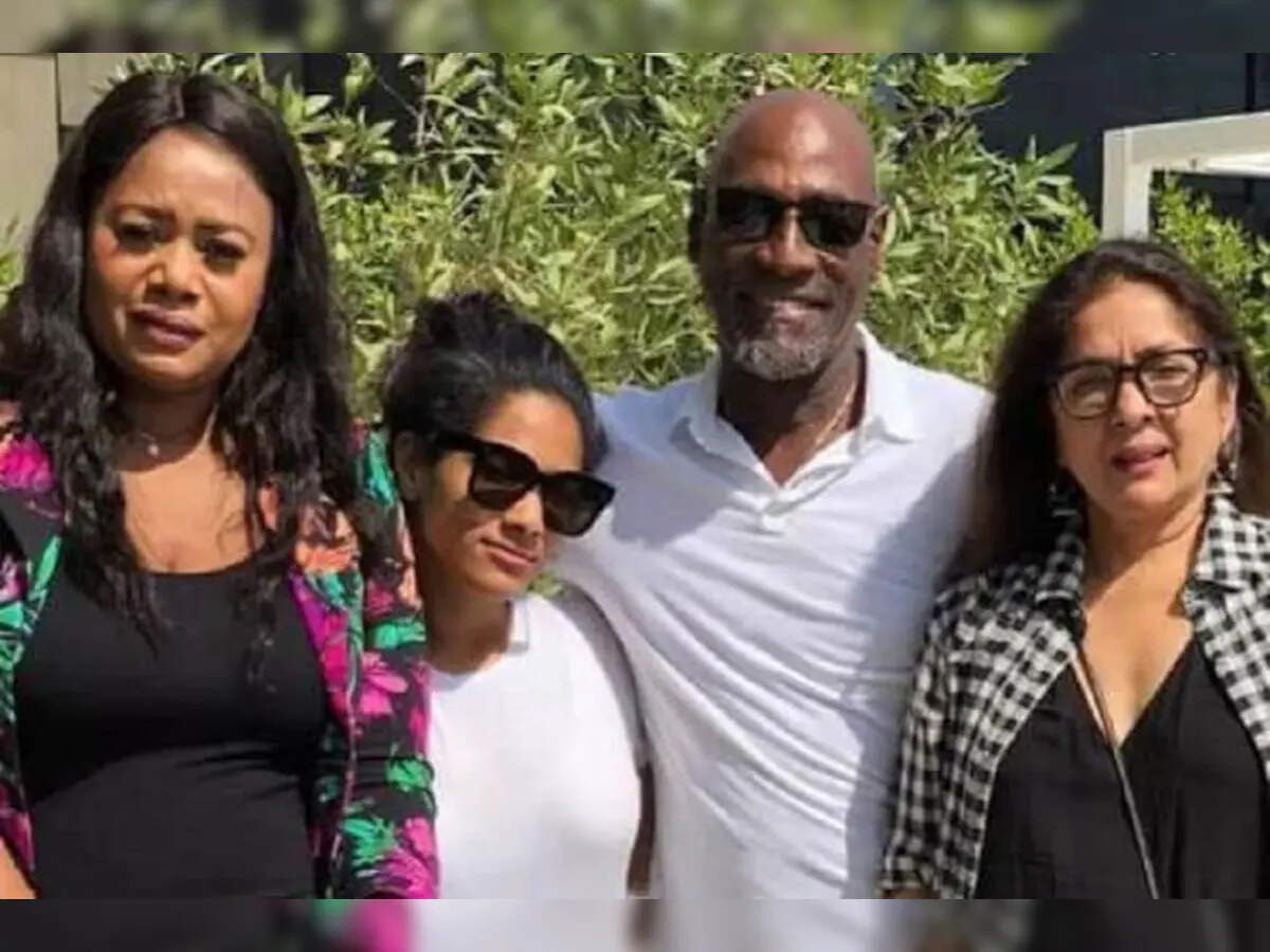 वेस्टइंडीज के क्रिकेटर को देखते ही जयपुर की पार्टी में ये बॉलीवुड एक्ट्रेस हार बैठी थी दिल, मजेदार है प्यार की ये कहानी