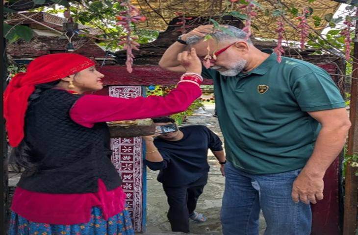 अनुभव सिन्हा ने शुरू की 'चल पिक्चर चले' यात्रा, पहुंचे उत्तराखंड