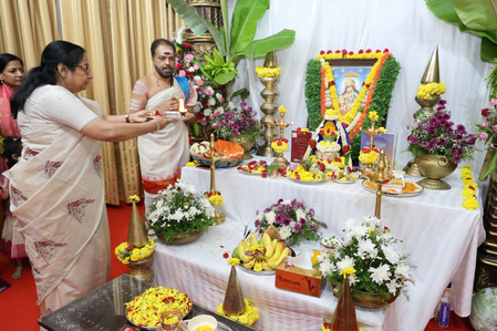 कर्नाटक की राज्यपाल डॉ. सुधा यादव ने की आयुध पूजा, प्रदेशवासियों को दी विजयादशमी की शुभकामनाएं