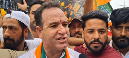 श्रीनगर में आमने-सामने नेशनल कॉन्फ्रेंस और भाजपा, एक-दूसरे के खिलाफ किया प्रदर्शन