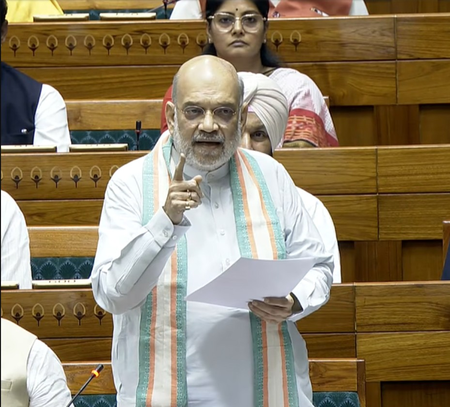 लोकसभा में बोले गृह मंत्री अमित शाह, 'राहुल गांधी कई बार नक्सलियों के हमदर्दों के साथ देखे गए'