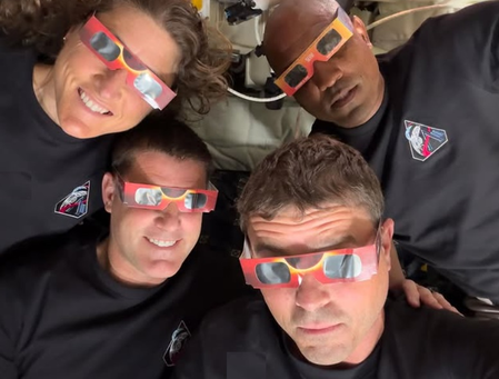 आर्टेमिस II : स्पेस में सूर्य ग्रहण के दौरान एस्ट्रोनॉट्स ने पहने 'सोलर व्यूइंग ग्लासेज', जानें क्यों है जरूरी