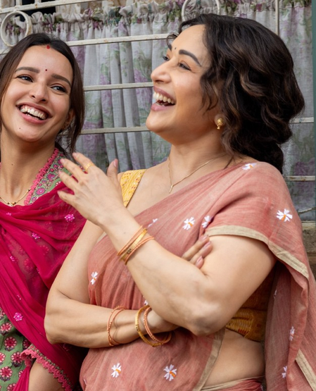 हंसते-हंसाते समाज का सच दिखाना ज्यादा असरदार : माधुरी दीक्षित
