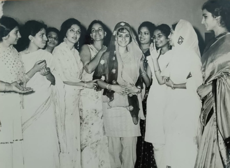 सायरा बानो ने गुरु रोशन कुमारी को दी भावभीनी श्रद्धांजलि, बोलीं- कुछ रिश्ते मौत से नहीं टूटते