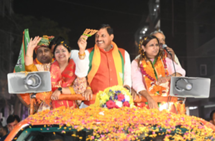लोकसभा चुनाव : मध्य प्रदेश के सीएम मोहन यादव ने दिल्ली में रोड शो कर भाजपा उम्मीदवार को जिताने की अपील की