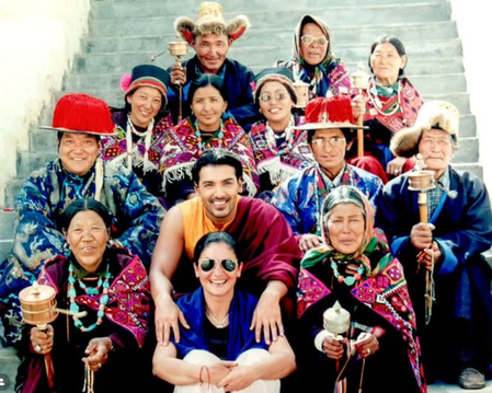 2003 की यादों में लौटीं पूजा भट्ट, 'पाप' के सेट से जॉन अब्राहम संग शेयर की अनदेखी तस्वीर