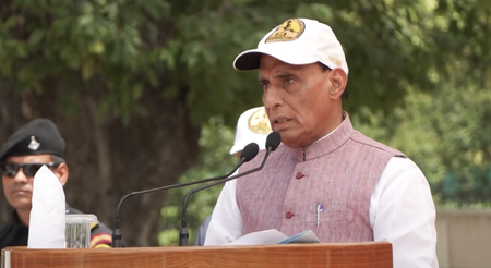 हमारी अस्मिता व सम्मान पर उठने वाली हर नजर का उत्तर पूरी शक्ति से देंगेः राजनाथ सिंह