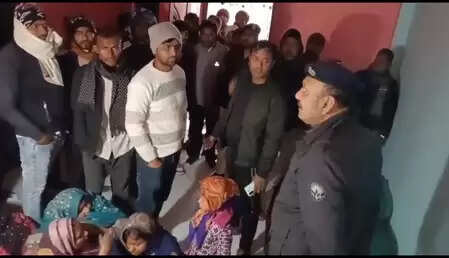 बिहार: मुजफ्फरपुर में सनकी पति ने पत्नी का गला रेतकर हत्या की