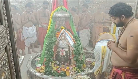 सावन के दूसरे सोमवार पर दिव्य भस्म आरती, सोम प्रदोष पर बाबा महाकाल ने रखा है स्वयं व्रत