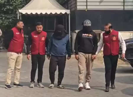 दिल्ली पुलिस ने ऑटो लिफ्टिंग गैंग के 3 सदस्य गिरफ्तार, चोरी की 16 गाड़ियां बरामद