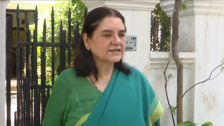 आवारा कुत्तों के लिए हर जिले में एक 'एबीसी शेल्टर' खुलना जरूरी: मेनका गांधी
