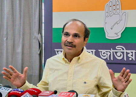 टीएमसी पार्षद भिष्मदेव कर्माकर गिरफ्तार, अधीर रंजन के चुनाव प्रचार में बाधा डालने का आरोप