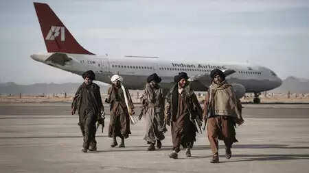 आईसी-814 हाईजैक: 26 साल पहले का वह भयावह संकट जो आज भी झकझोर देता है, तीन आतंकियों की रिहाई