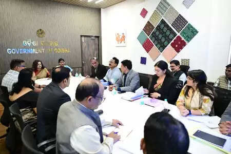 ओडिशा में राष्ट्रीय अनुसूचित जनजाति आयोग की समीक्षा बैठक, आदिवासी कल्याण योजनाओं पर केंद्रित चर्चा